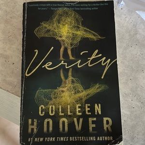 Verity, by Colleen Hoover💛 her best book yet!